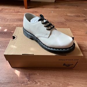 Dr Martens 1461 Virginia shoes, womens size 10, bone white leather. New in box!